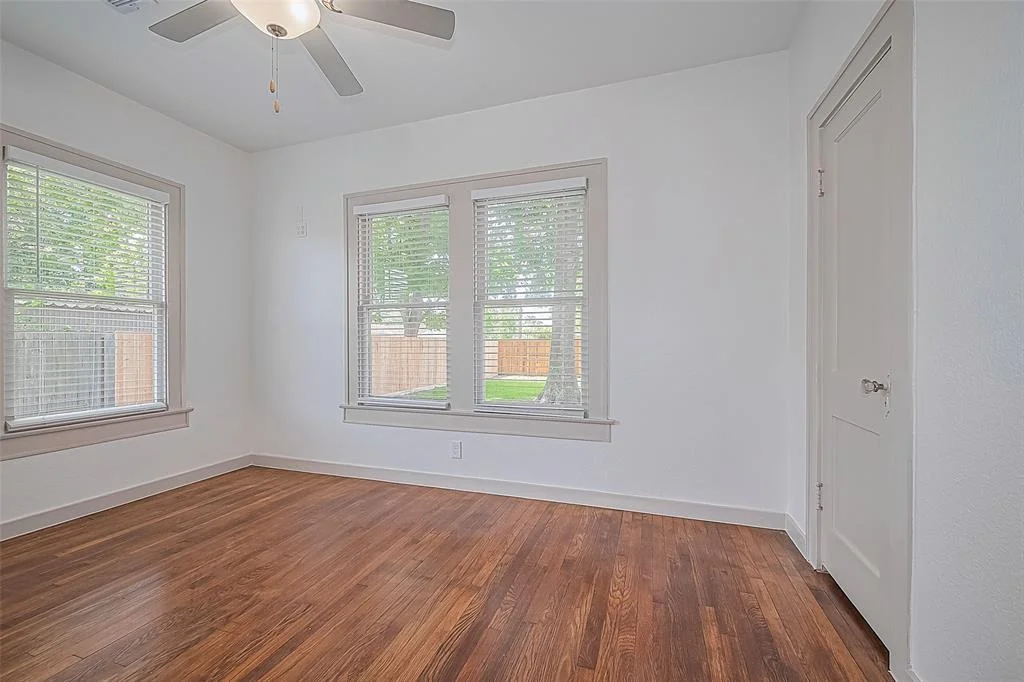 Photo of 8314 Tavenor Lane