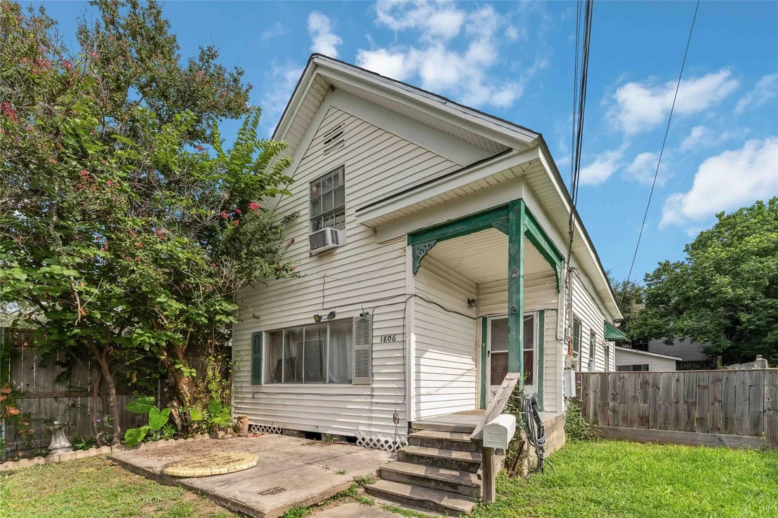 Photo of 1806 State Street