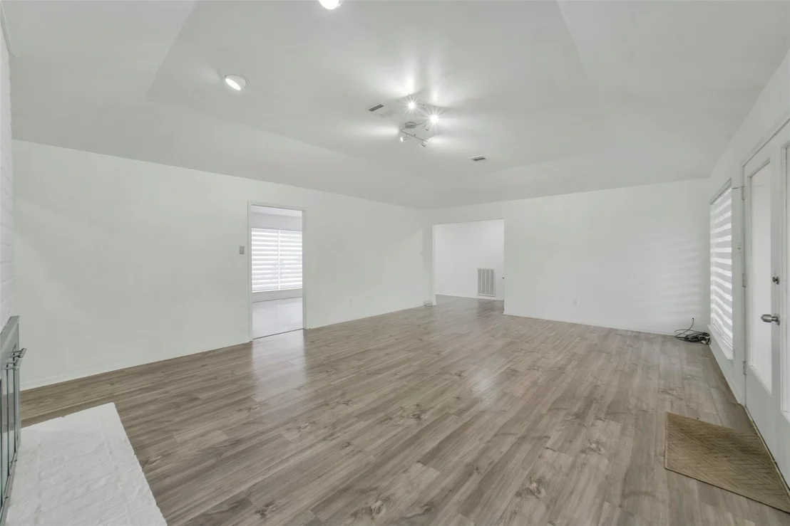 Photo of 1823 Cherry Bend Drive