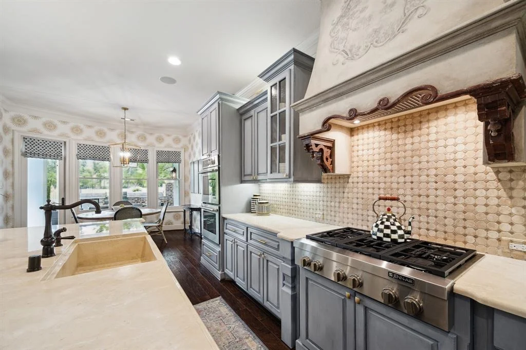 Photo of 23 E Loftwood Circle