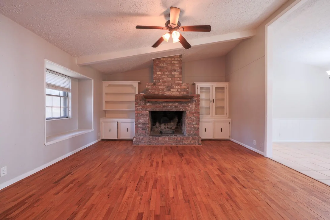 Photo of 20427 Lakeside Drive