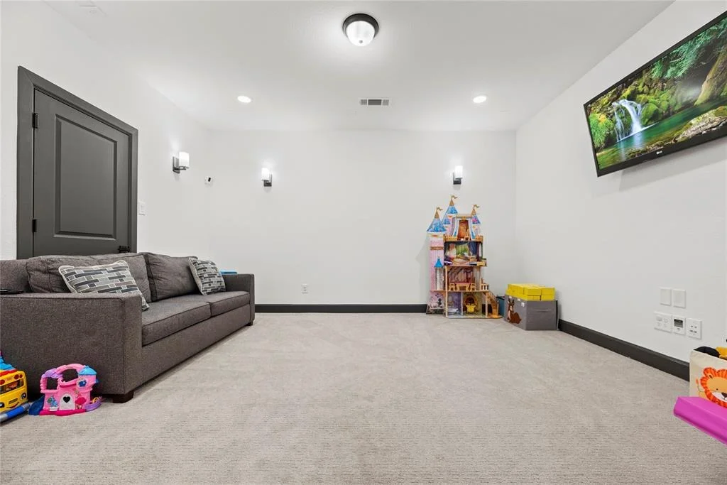 Photo of 7630 Redwoods Forest Drive