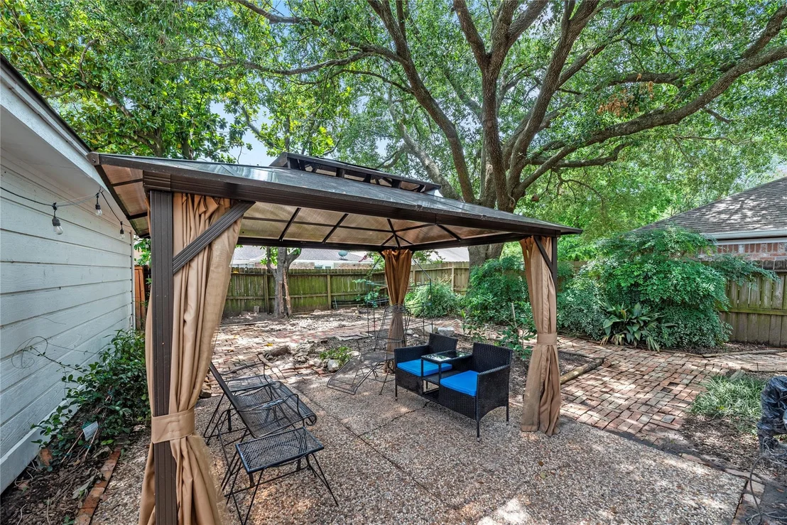 Photo of 14203 Wickersham Lane