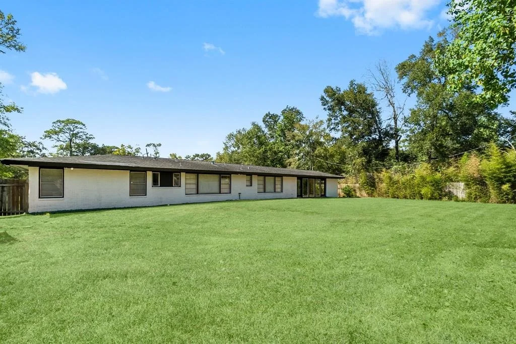 Photo of 1610 Shady Oaks Drive