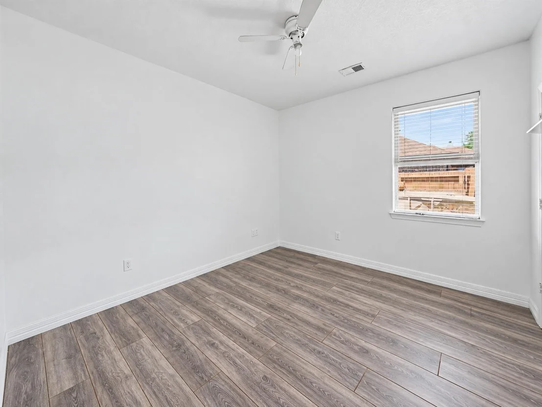Photo of 5110 Lakeshore Drive