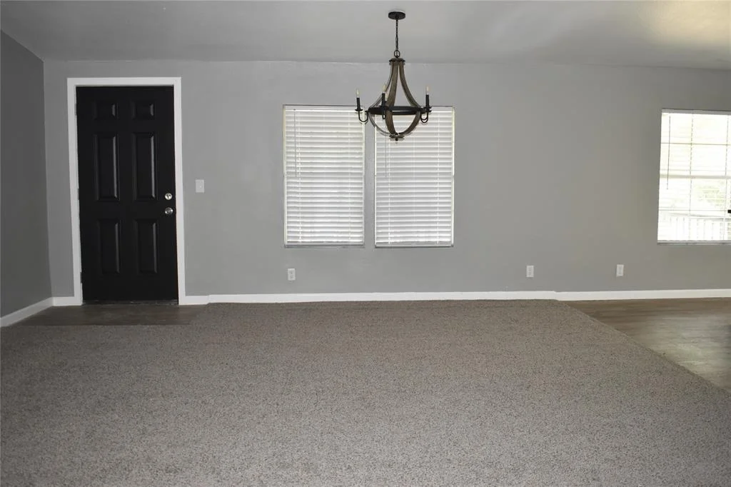 Photo of 25 Wood Glen