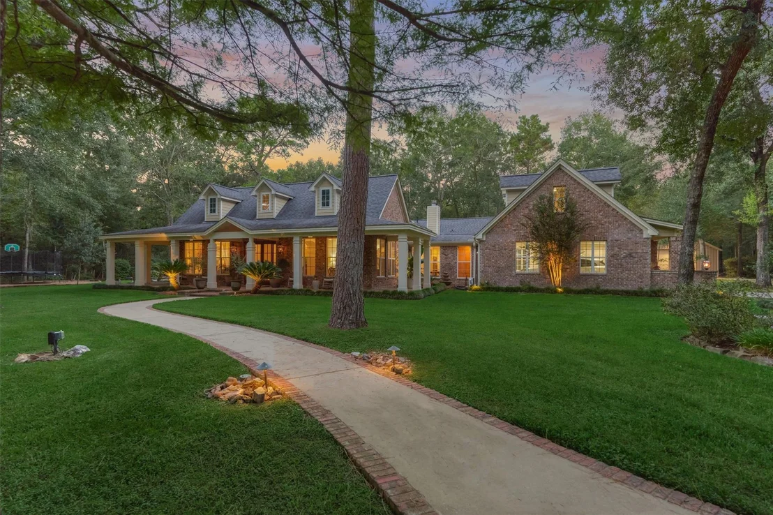 Photo of 10928 Lake Forest Drive