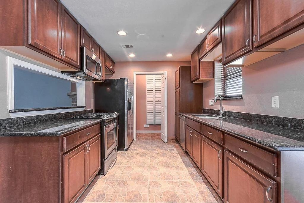 Photo of 24126 Whitefield Lane