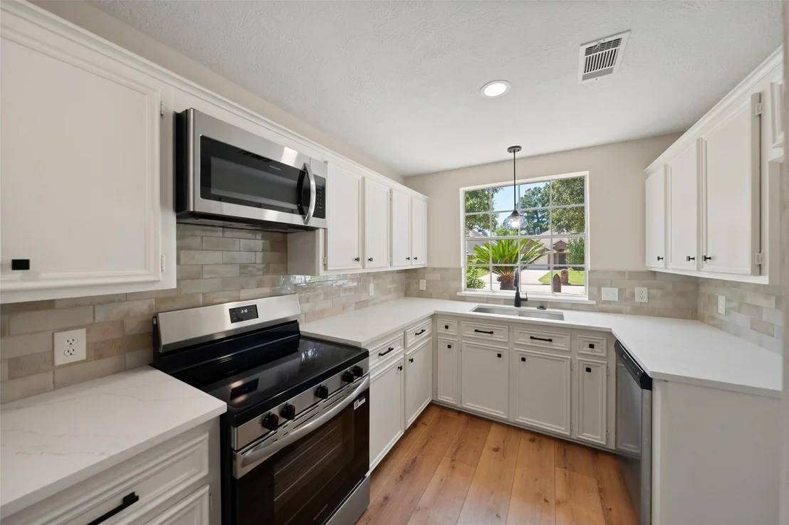 Photo of 6979 Breezy Point