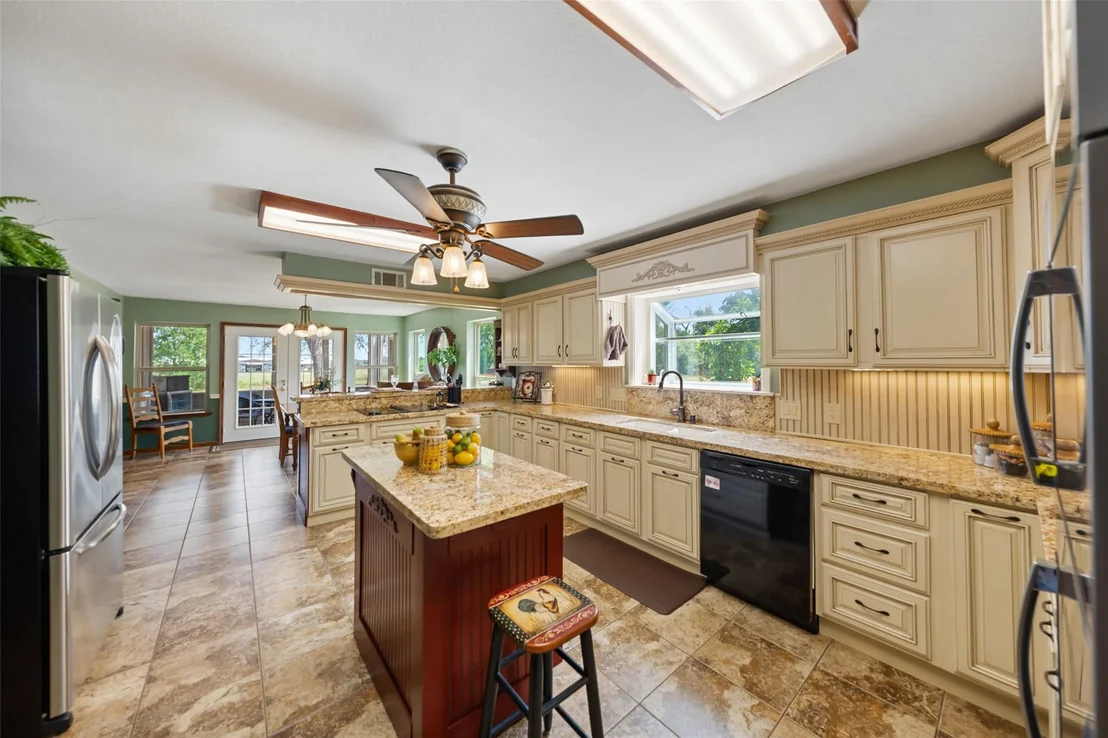 Photo of 25948 Nelson Road