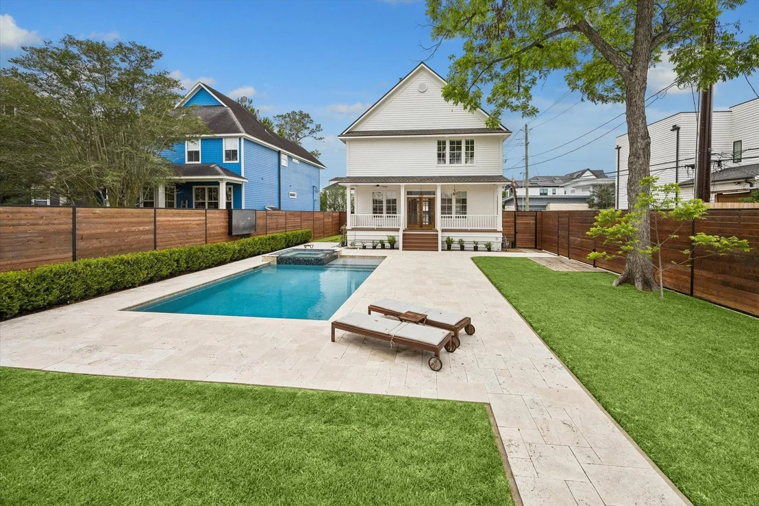 Photo of 3915 Golf Drive