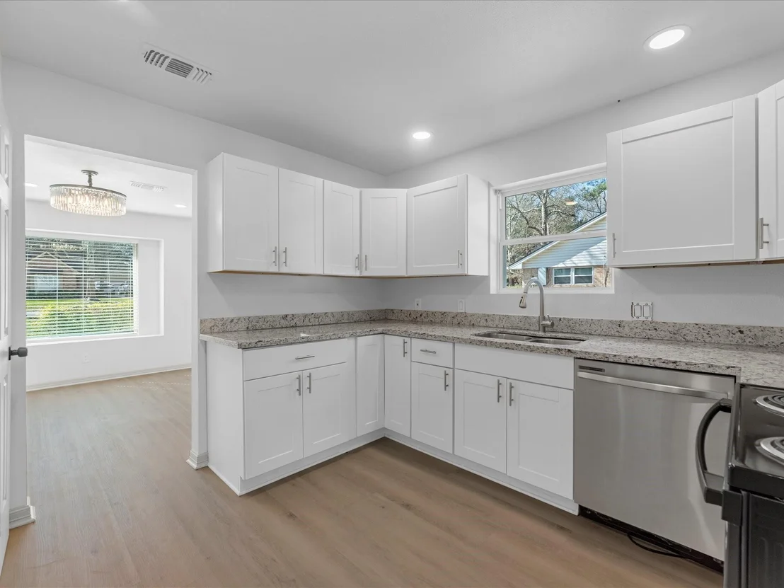 Photo of 740 River Plantation Drive
