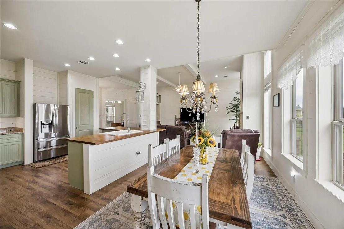 Photo of 2135 Blue Jay Way