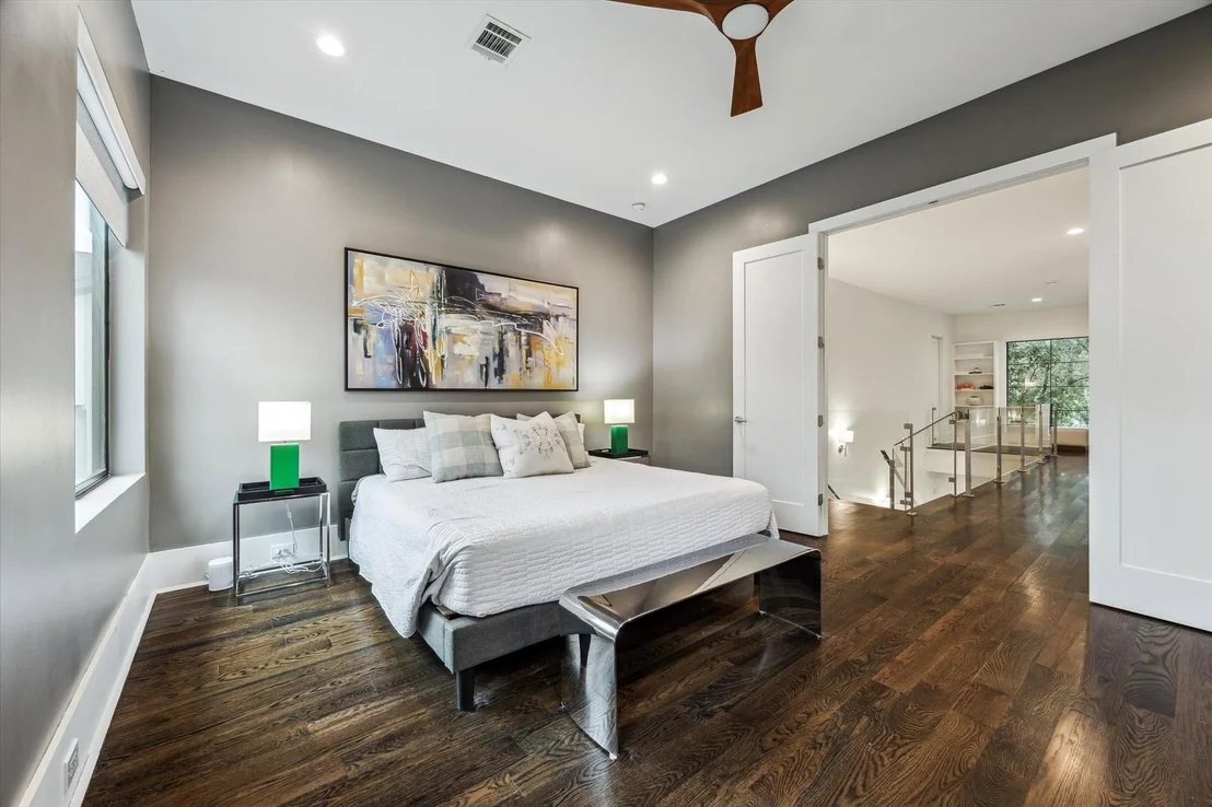 Photo of 1010 Waltway Drive