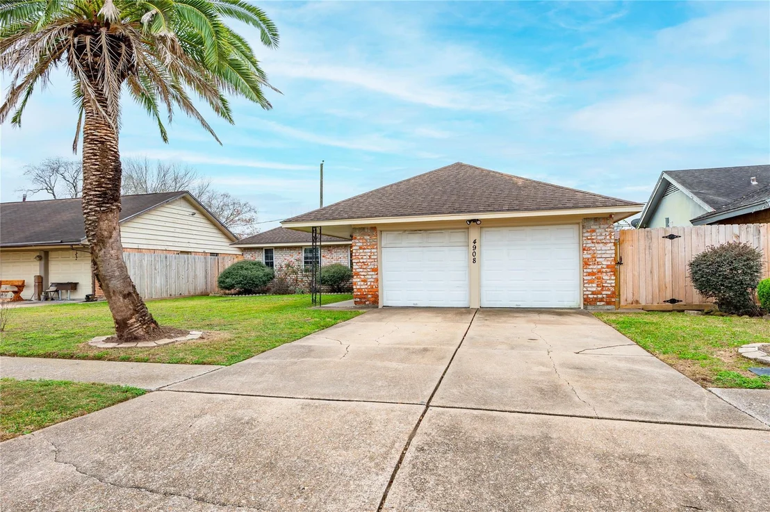 Photo of 4908 Holly Park Drive
