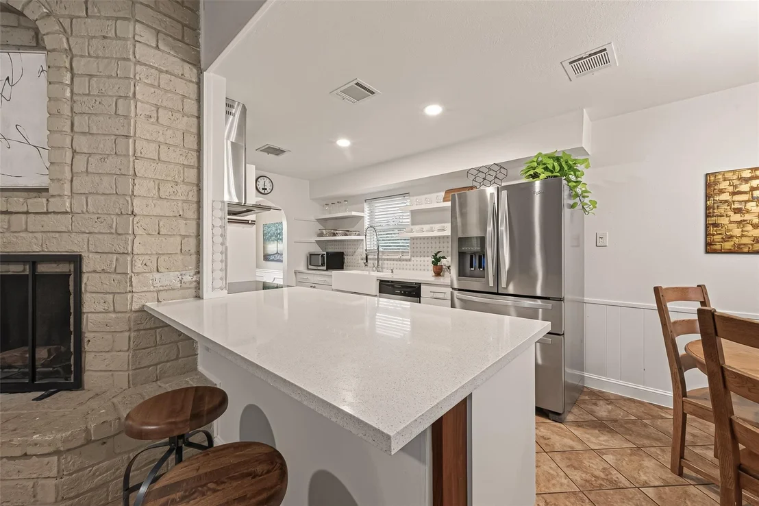 Photo of 9618 Springmont Drive