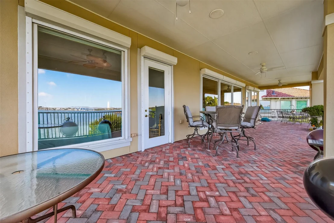 Photo of 2242 Marina Way