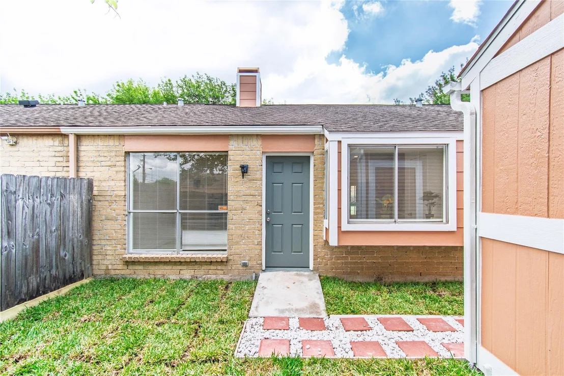 Photo of Unit 8650 at 8650 Maplecrest Drive
