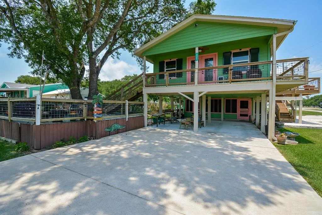 Photo of 2365 W Bayshore Drive