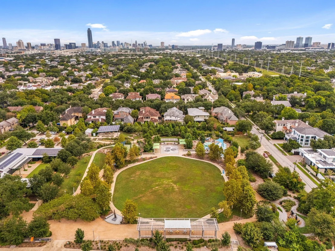 Photo of 137 White Drive