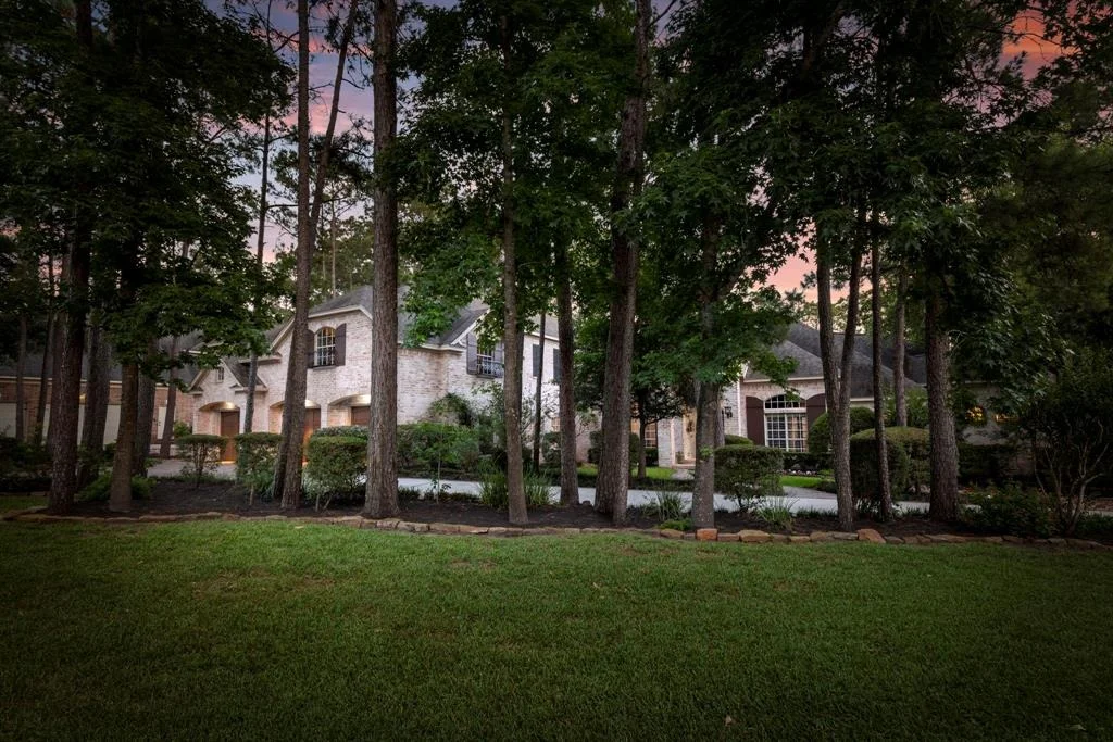 Photo of 63 N Wooded Brook Circle