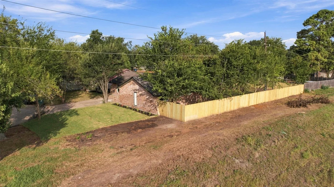 Photo of 7502 Woodsman Trail
