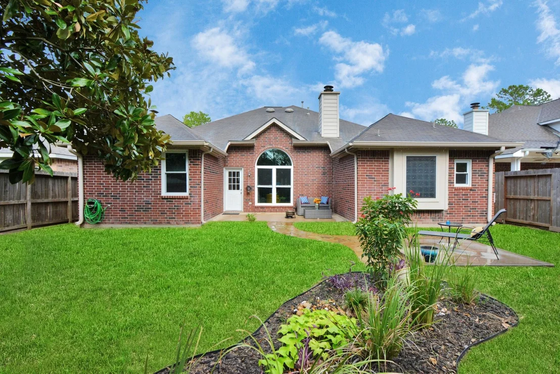 Photo of 23939 River Place Drive