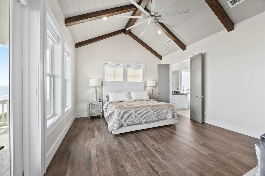 Photo of 11707 Beachside