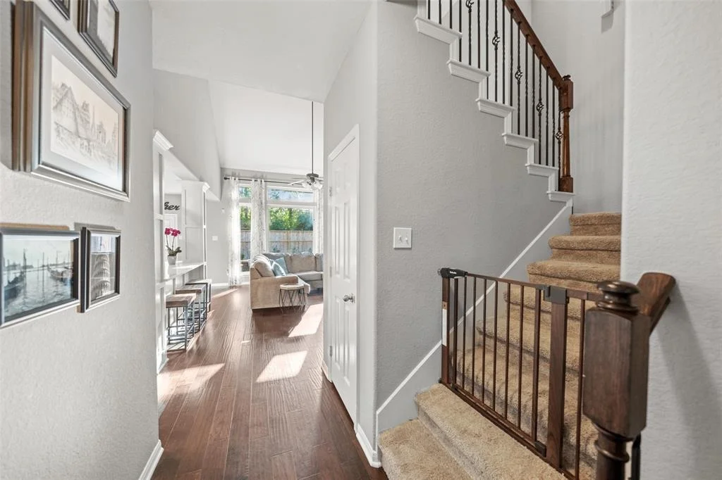 Photo of 147 S Evangeline Oaks Circle