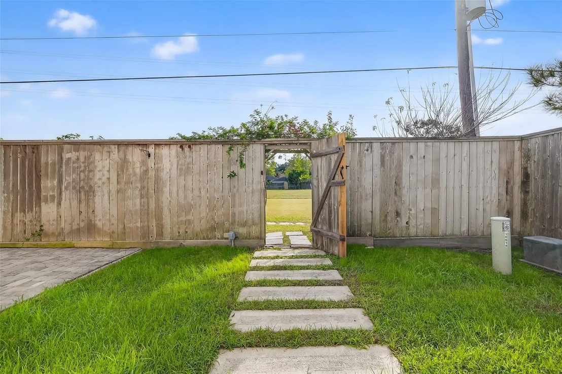 Photo of 10514 Hess Lane