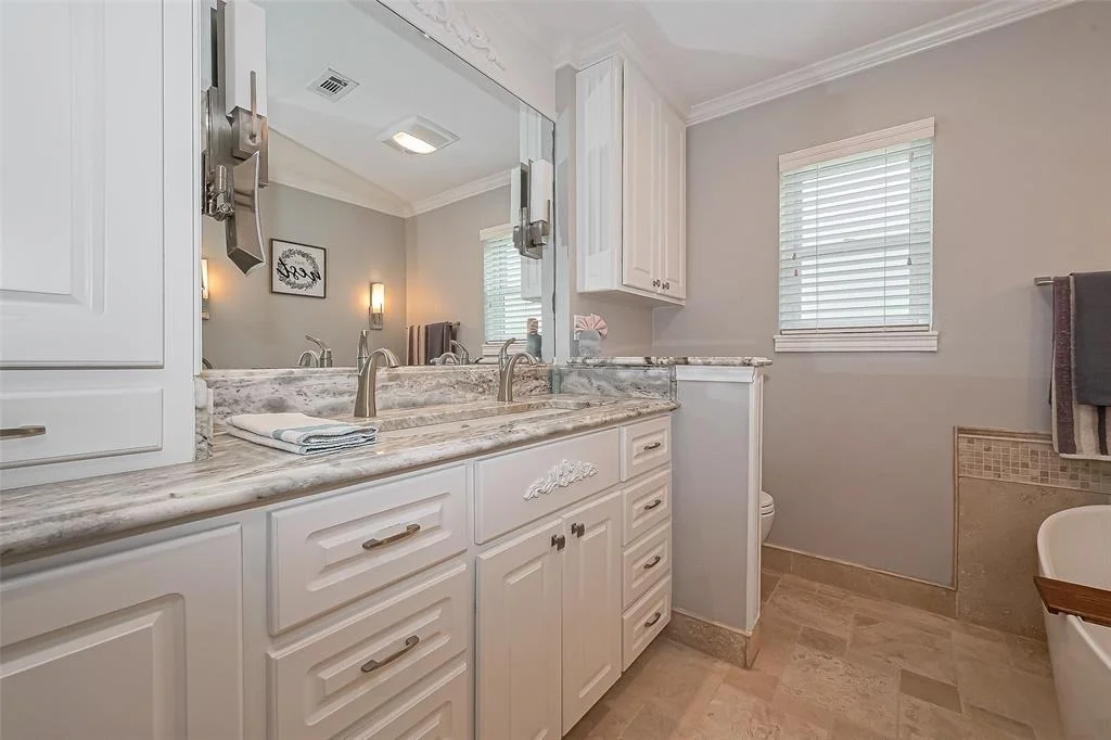 Photo of 12806 Lakecrest Drive