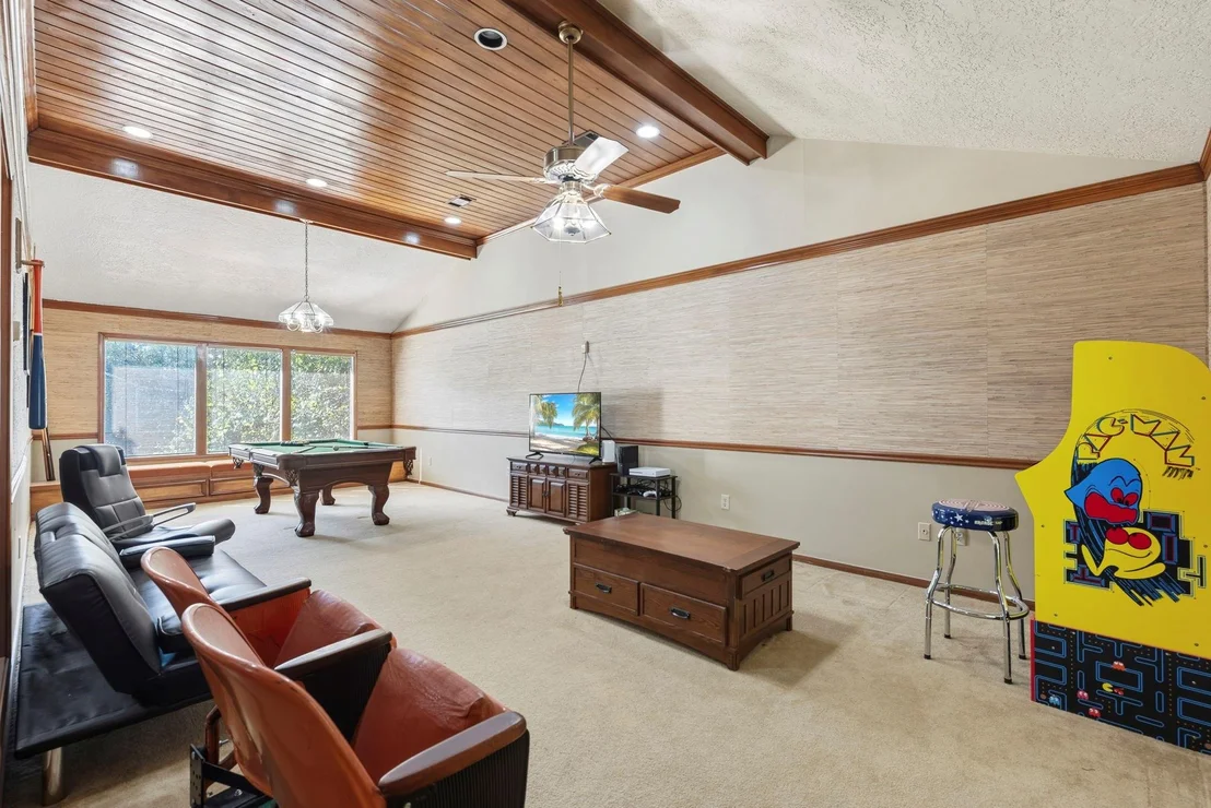 Photo of 17603 Loring Lane