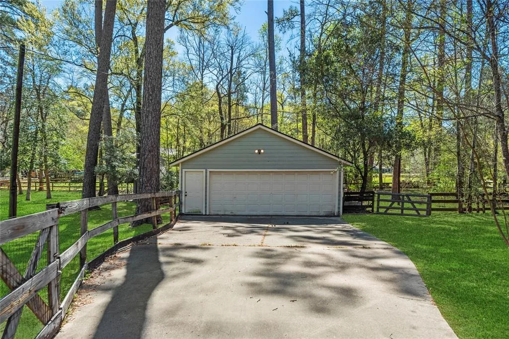 Photo of 23202 Rosewood Trail