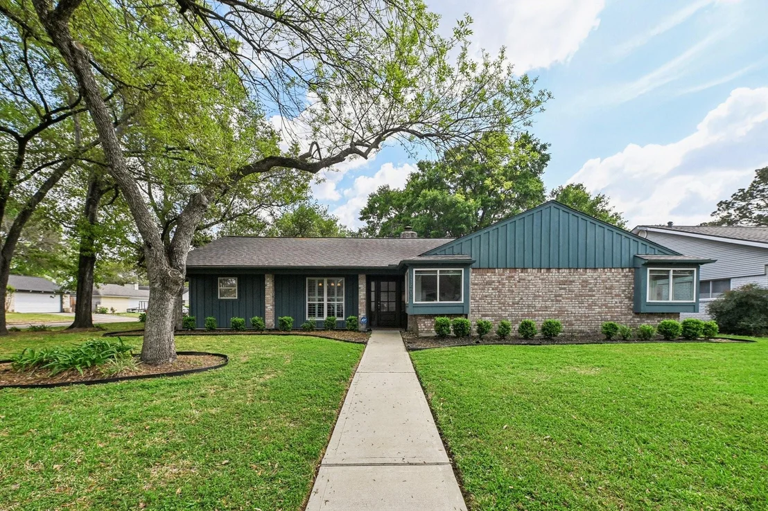 Photo of 11403 Valley Spring Drive