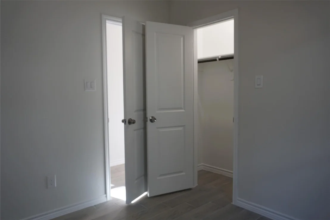 Photo of 9856 Arbor Oak
