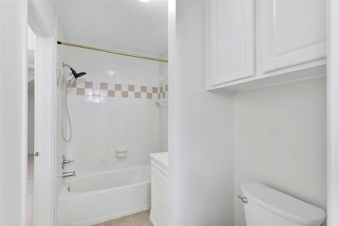 Photo of 17802 White Oak Hill