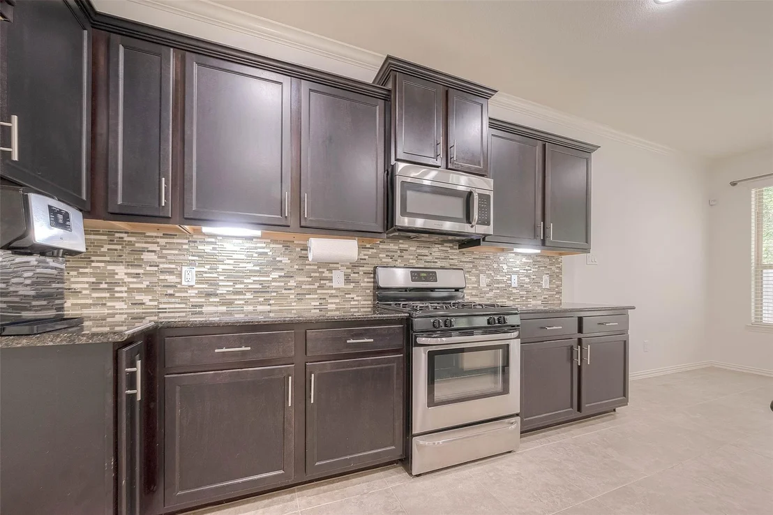 Photo of 2261 Oak Circle Drive N