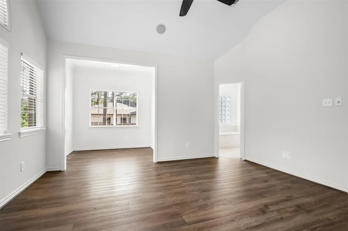Photo of 15690 Corinthian Way