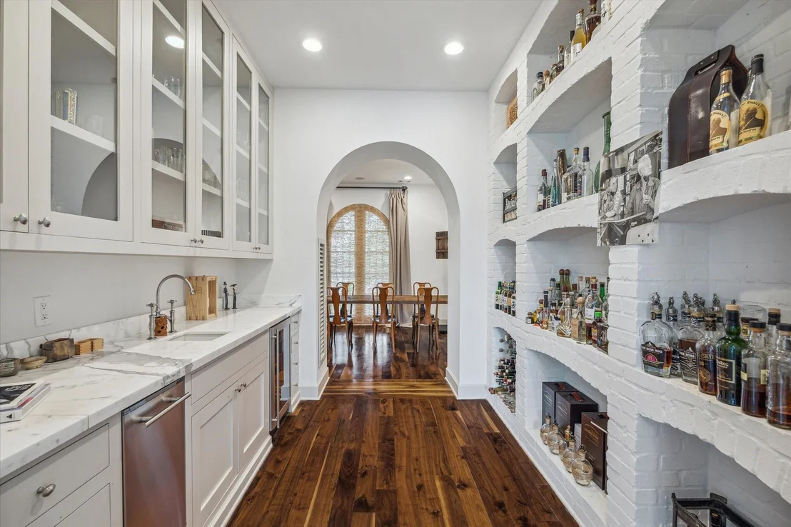 Photo of 4617 Devon Street