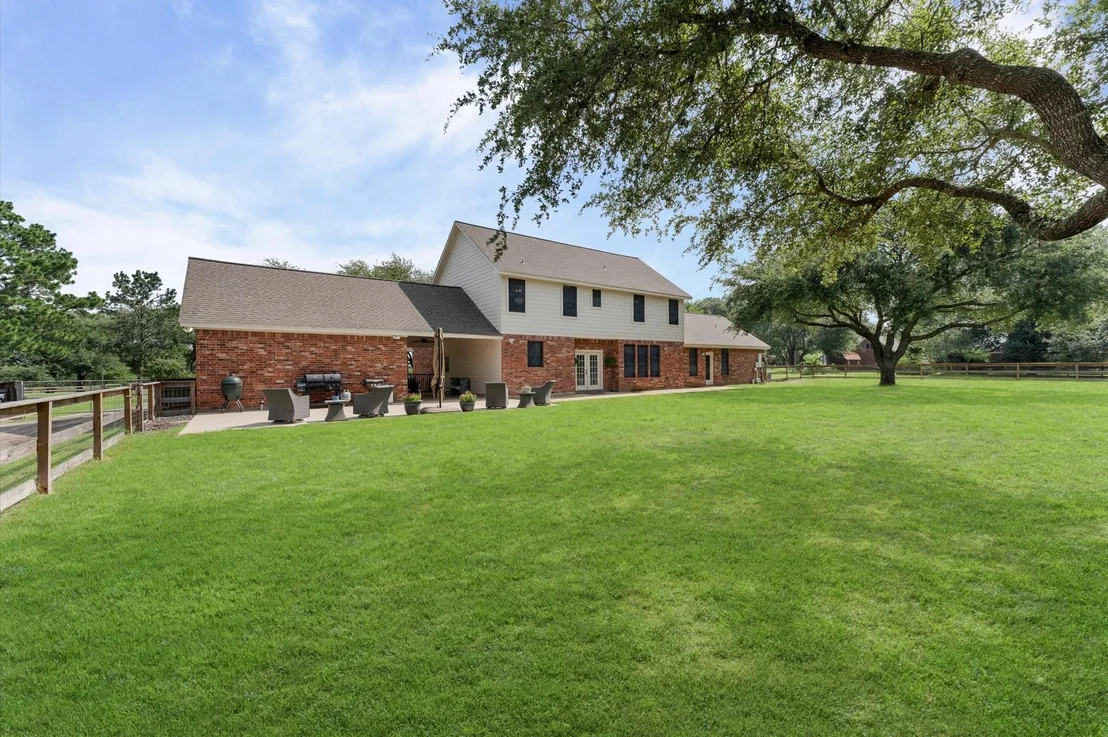 Photo of 33014 Grove Park Drive