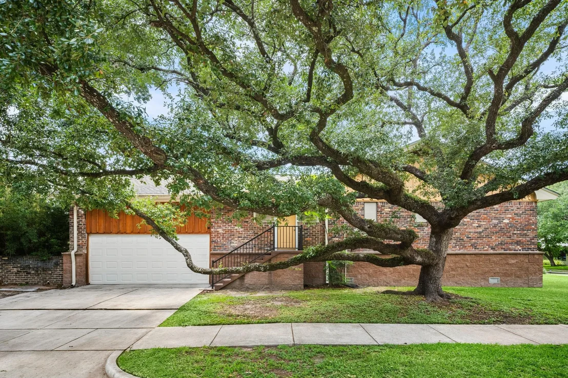 Photo of 4903 Heatherglen Drive