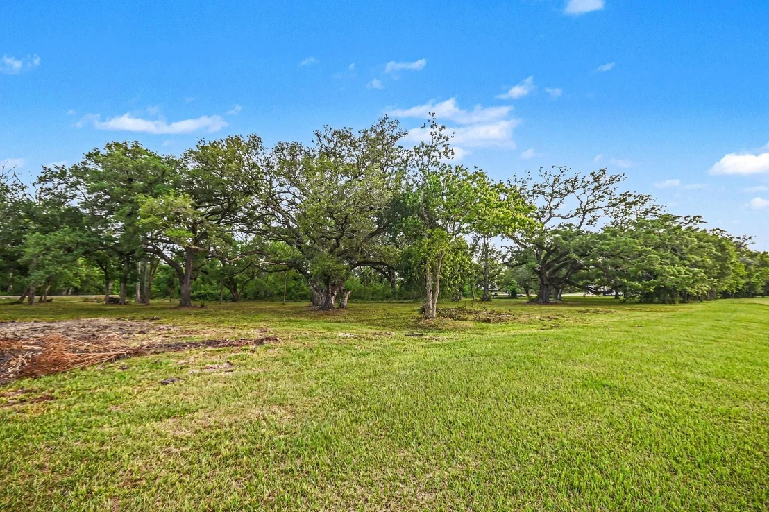 Photo of 375 Thousand Oaks Drive