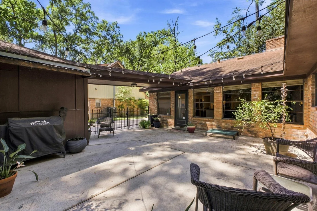 Photo of 2218 Silver Falls Drive