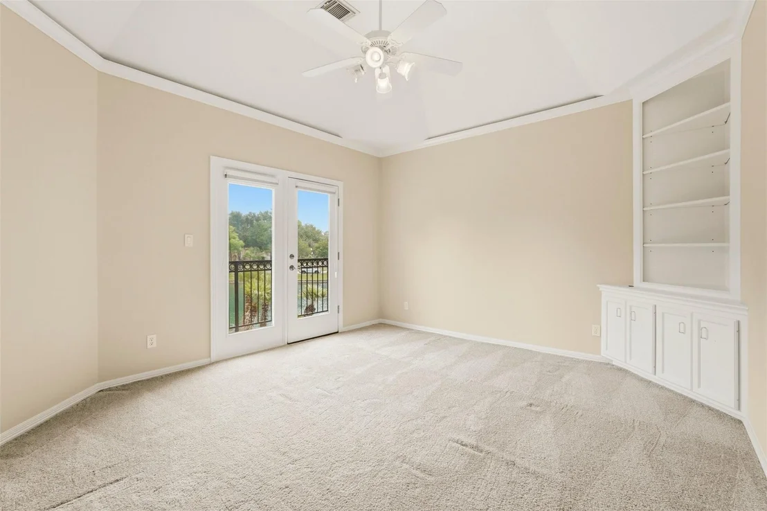 Photo of 5002 Regency Drive
