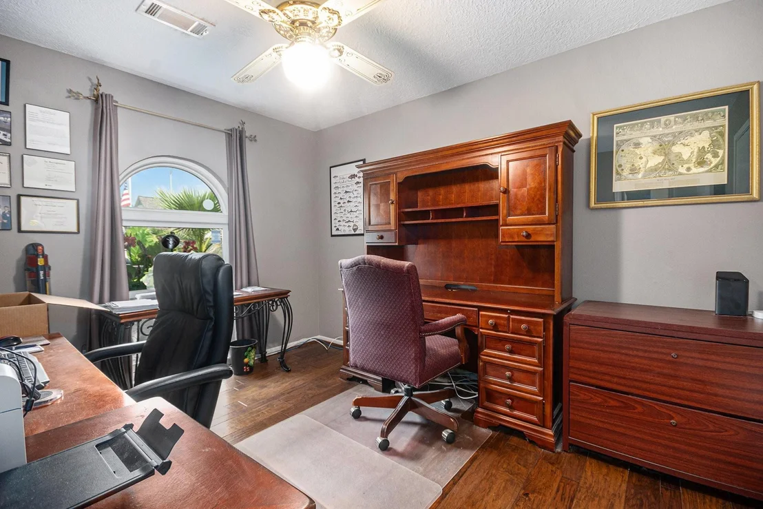 Photo of 830 Seamaster Drive