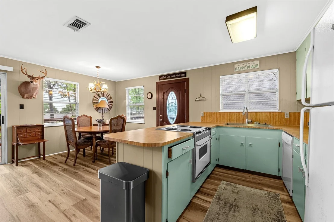 Photo of 439 Lakeview Harbor