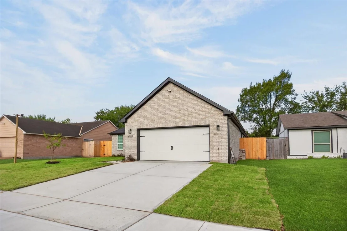 Photo of 6523 Vanlynn Lane