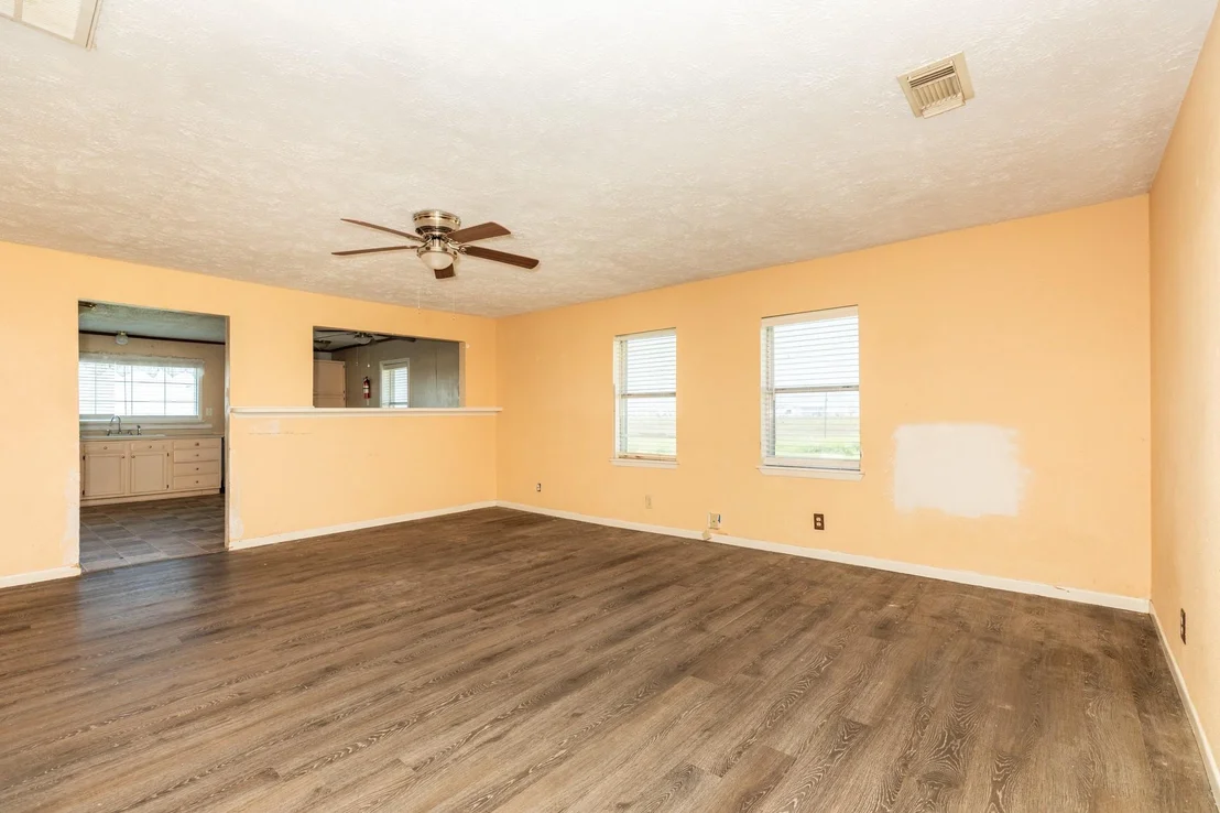 Photo of 910 Monument Drive