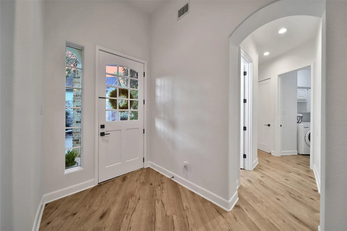 Photo of 1302 Avon Way