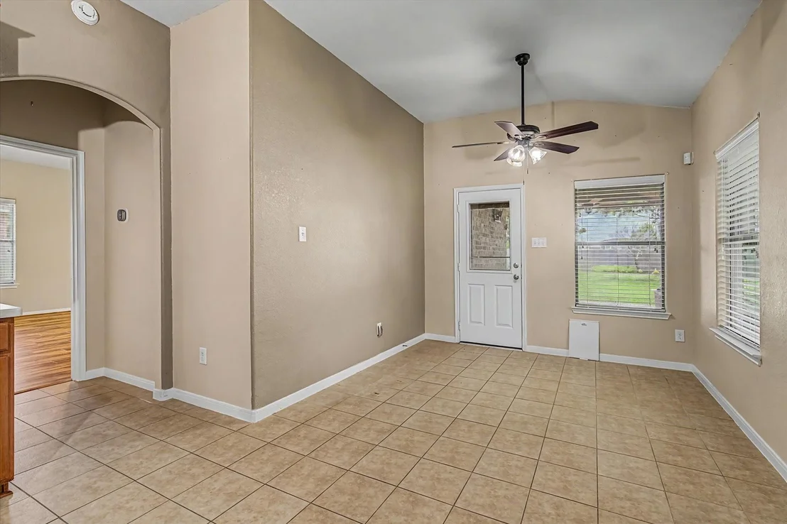 Photo of 630 W Newport Bend
